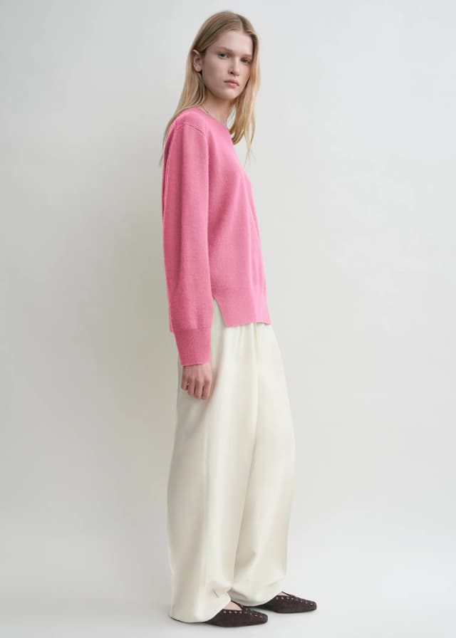 Crew-neck cashmere knit hot pink